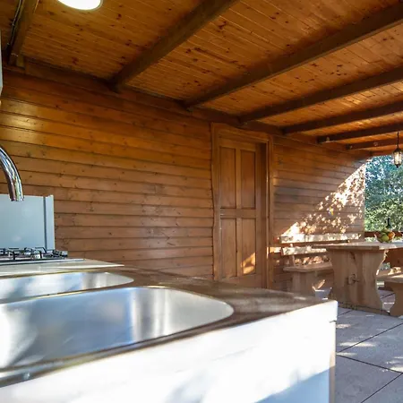 Secluded Fisherman's Cove Babac, - 20901 Vakantiehuis *